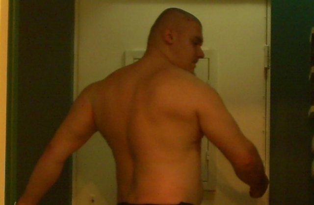 вполоборота