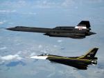 F_16XL_and_SR_71_in_Formation_Flight_1_.jpg